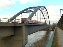Neue Niederrader Brücke S-Bahn.jpg