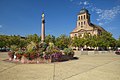 Place d'Armes-Général-de-Gaulle sol, copaci, patru fântâni