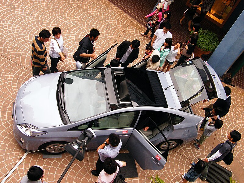 File:New Prius got a solar panel.jpg