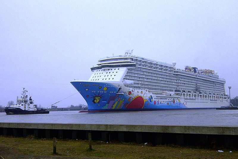 File:Norwegian Breakaway 32.jpg