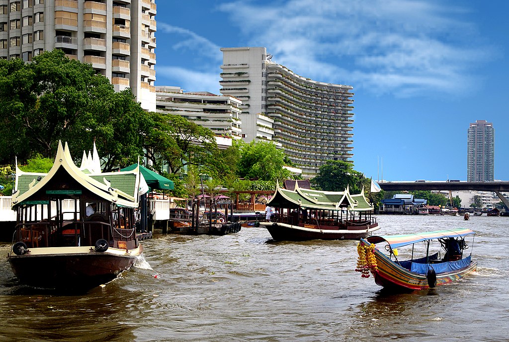 On the Chao Phraya. (11426411713)