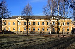 Oulun Lyseon päärakennus