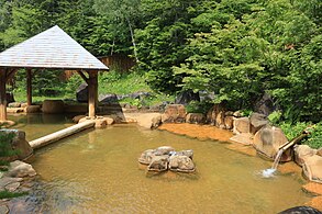 Ulkokylpy Nigorigo-onsenissa