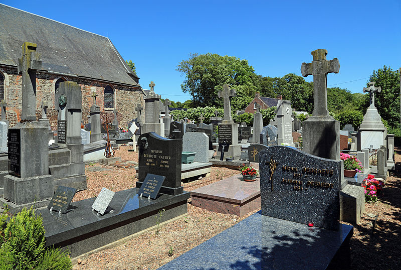 File:Oxelaere Cemetery R01.jpg