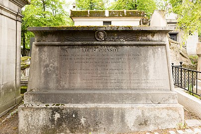 Pere-Lachaise - Division 4 - Poinsot 01.jpg