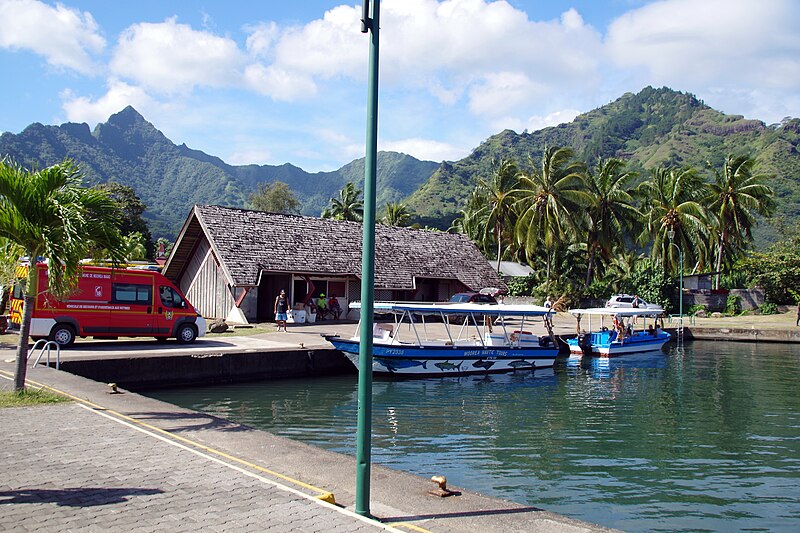 File:PF-Moorea-anleger.jpg