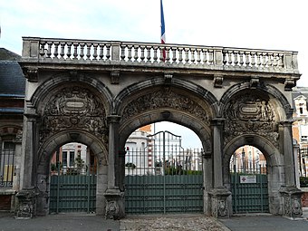 Dochovaná část biskupského paláce