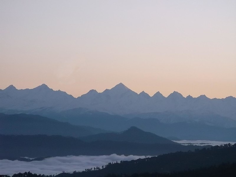 File:Panchchuli range viewed from Kausani.jpg