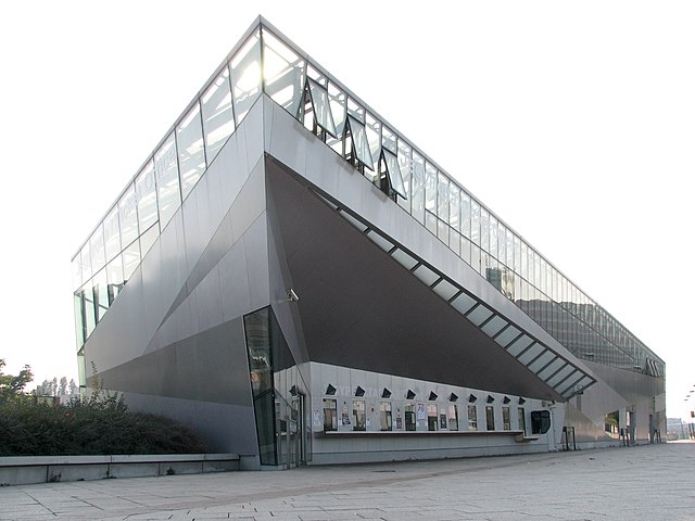 The box office of the arena (October 2008)