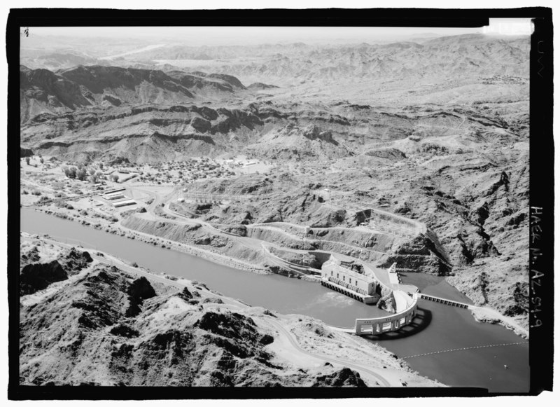 File:Parker Dam, looking southwest. - Parker Dam, Spanning Colorado River between AZ and CA, Parker, La Paz County, AZ HAER AZ-54-9.tif