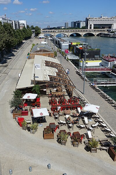 File:Passerelle Simone-de-Beauvoir @ Seine @ Paris (28232138500).jpg