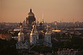 Sankt-Petersburg - Nikolskiy Kilisesi ve arkada St Isaak Katedrali