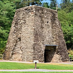 Pine Grove Iron Works, Pensilvaniya - o'choq stack.jpg