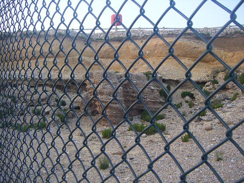 File:Portland Bill Raised Beach, Dorset.JPG