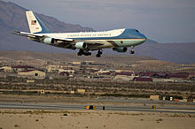 Boeing VC-25A se posant à Nellis AFB.