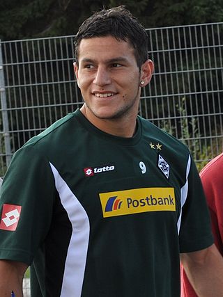 <span class="mw-page-title-main">Raúl Bobadilla</span> Paraguayan-Argentine footballer (born 1987)