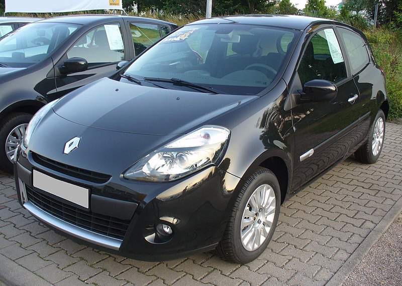 File:Renault Clio III Phase II Dreitürer Dynamique Perlmuttschwarz.JPG