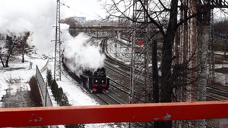 File:Retro-train in Tsaritsino (26406889434).jpg