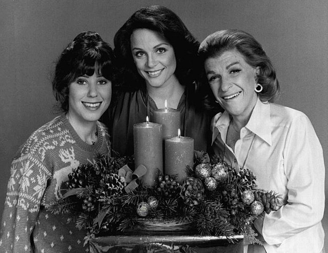 Kavner (left) in a promo for the cast of Rhoda in 1977