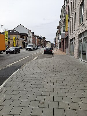 Ringstraße zwischen Königsweg und Kirchhofallee, links Kiel-Südfriedhof, rechts Kiel-Vorstadt.jpg