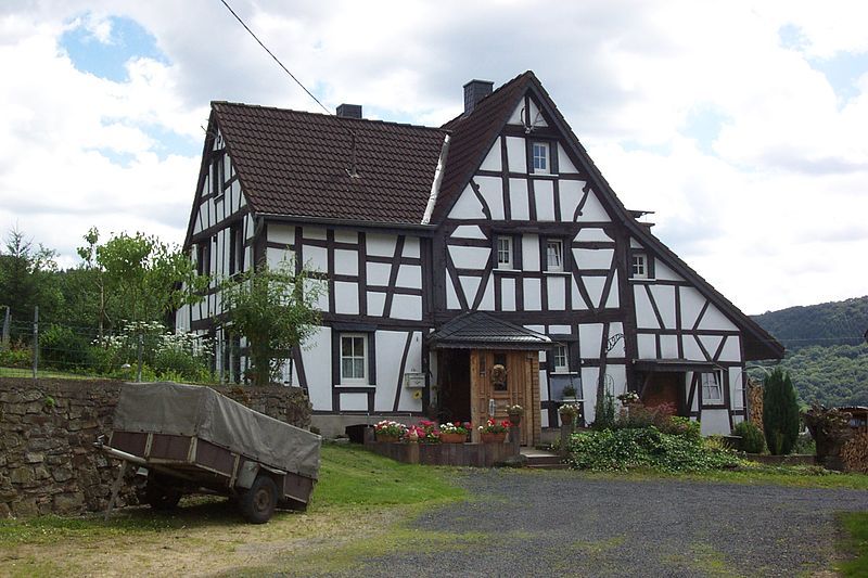 File:Roßbach Fachwerkhaus.jpg