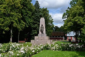 Saarde Vabadussõja mälestussammas Kilingi-Nõmmes.jpg