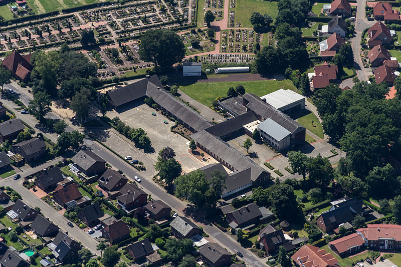 File:Salzbergen, Grundschule -- 2014 -- 9578.jpg