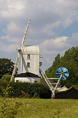 Вітряк у Сакстід-Гріні, Англія.