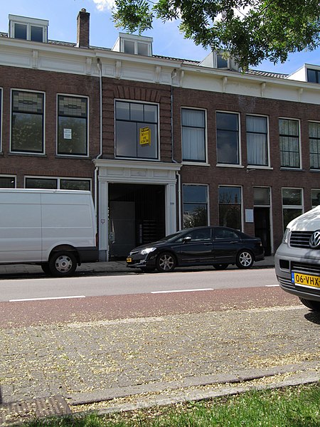 File:Schiedam - Lange Nieuwstraat 109 (poortgebouw).jpg