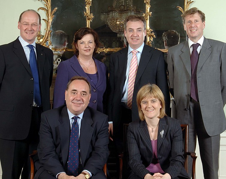 File:Scottish Cabinet at Bute House, June 2007 cropped.jpg