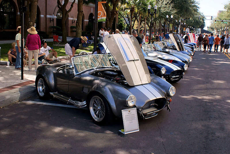 File:Shelby AC Cobra Replicas RSideFronts Lake Mirror Cassic 16Oct2010 (14881148720).jpg