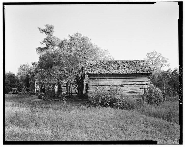 File:Smokehouse, north side - Caldwell-Hutchison Farm, County Road 93, Lowndesville, Abbeville County, SC HABS SC,1-LOWN.V,4-19.tif