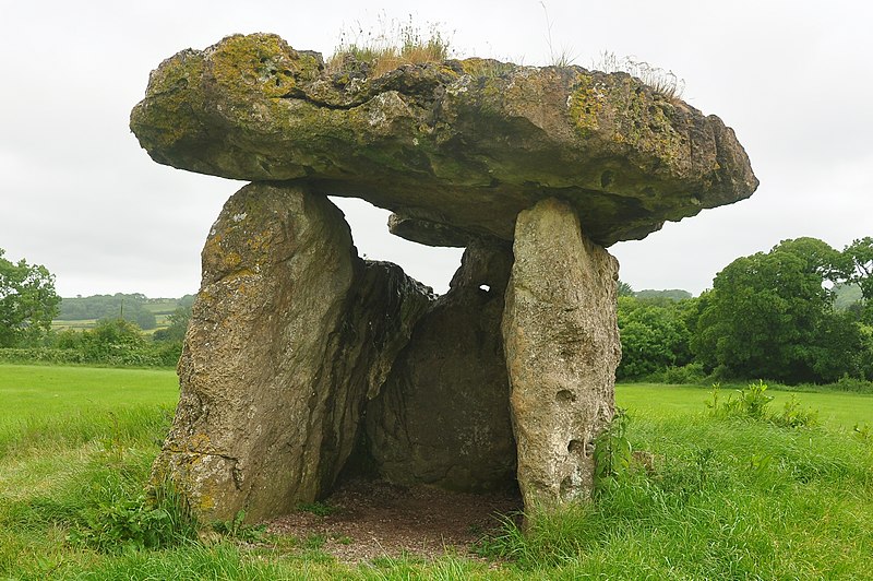 File:St Lythans burial chamber (4794) (cropped).jpg