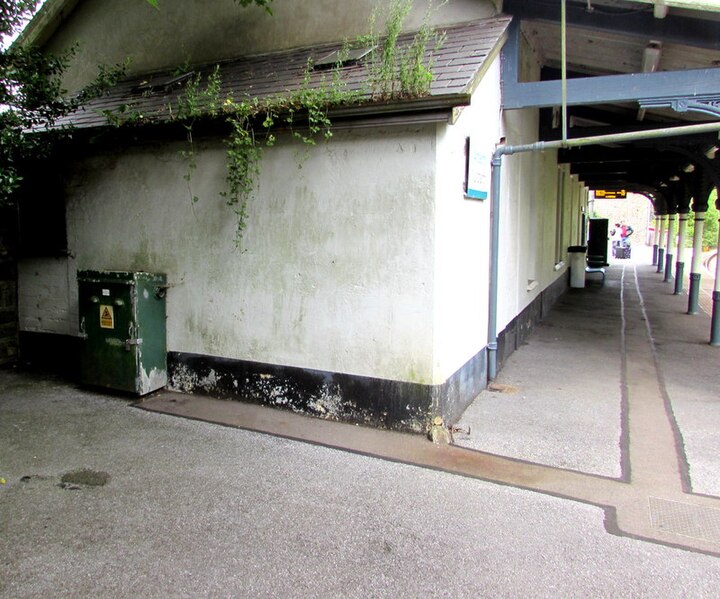 File:Station electrical main cabinet, Narberth - geograph.org.uk - 4593021.jpg