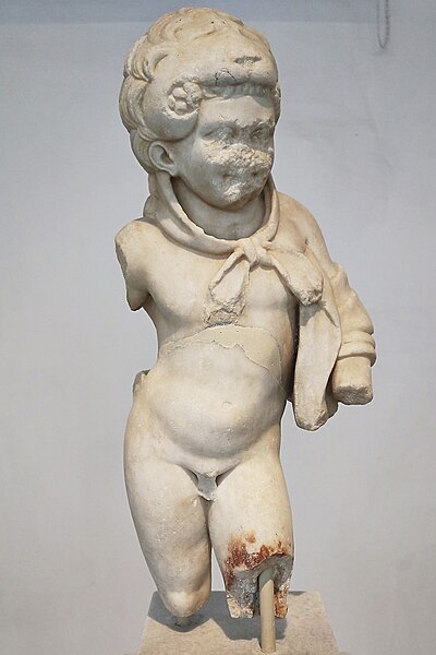 File:Statuette of child Hercules (2nd cent. A.D.) at the National Archaeological Museum of Athens on 3 April 2018.jpg