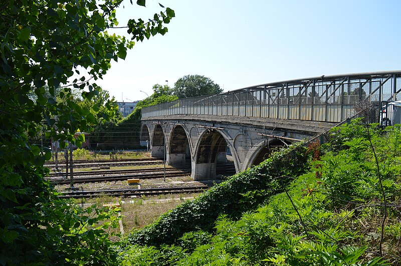 File:Stazione di Ravenna - Scorcio del ponte Teodorico.jpg