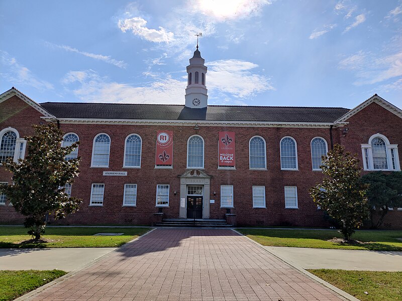 File:Stephens Hall at UL Lafayette 2022.jpg