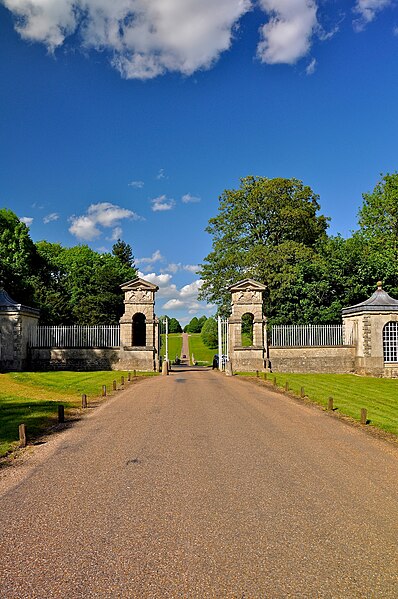 File:Stowe Park, Buckinghamshire (4664092871).jpg