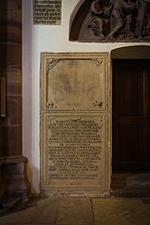 Détail de la photo précédente : dalle funéraire d’Augustus Comes Harteckius (1665)