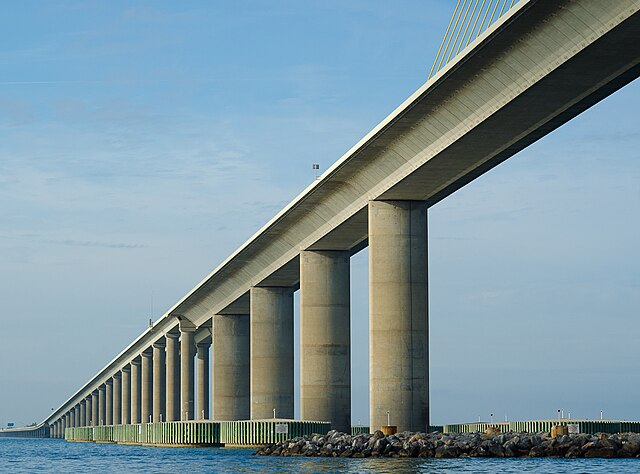 640px Sunshine Skyway Bridge 1SC 2449 toll bridges