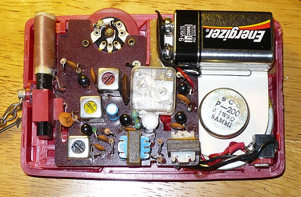 Superheterodyne transistor radio circuit circa 1975