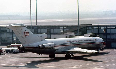 TAP Portugal B-727 CS-TBS.jpg