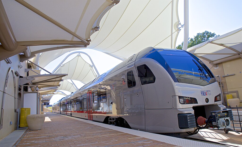 1024px-TEXRail_DFW_Airport_Terminal_B_Nov_2019_2.jpg