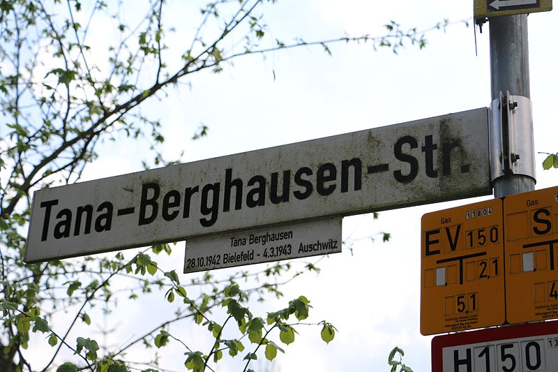 File:Tana-Berghausen-Str.jpg