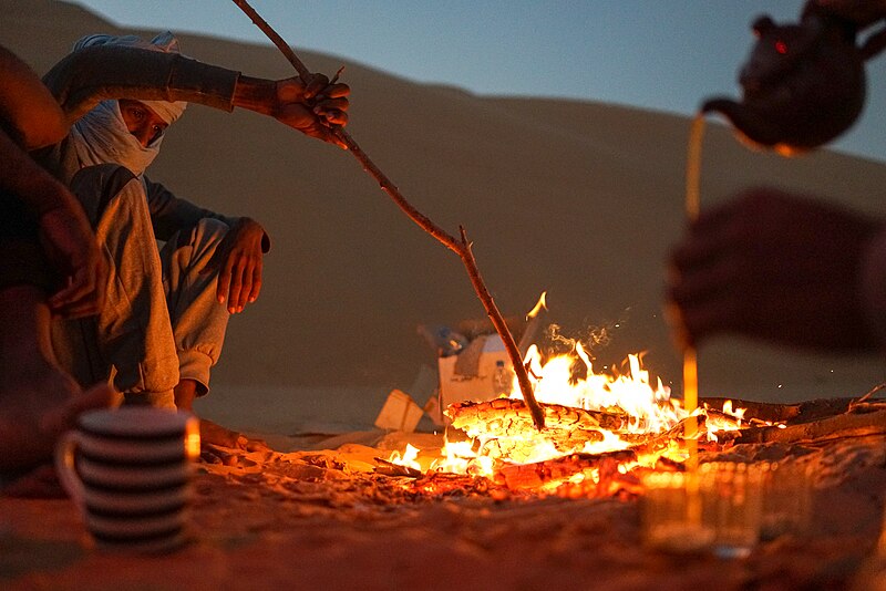 File:Tea time in Mauritania 2.jpg