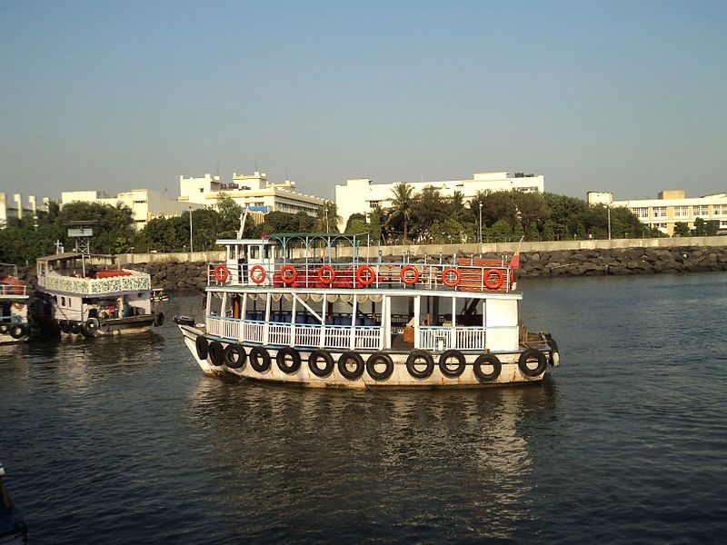 File:The boats,Gateway of India,mumbai,TN558.JPG