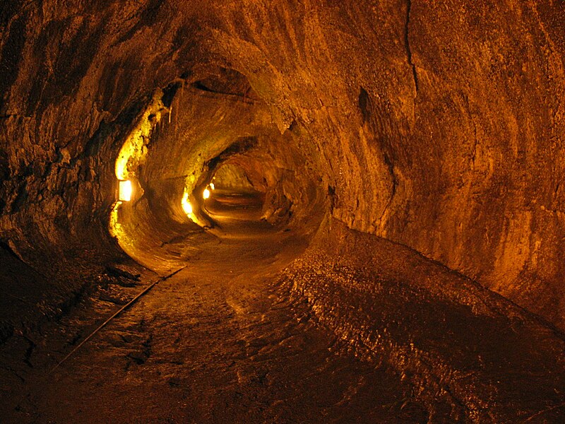 File:Thurston Lava Tube.jpg
