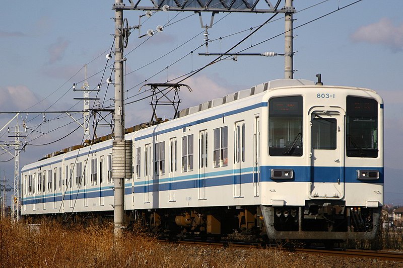 File:Tobu800-803F at Agata.jpg