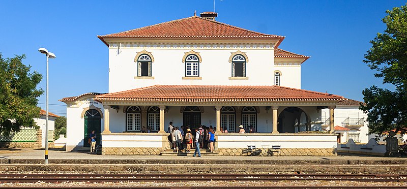 File:Trainspot, antigo restaurante da Estação C.F. Marvão–Beirã (43371696624).jpg