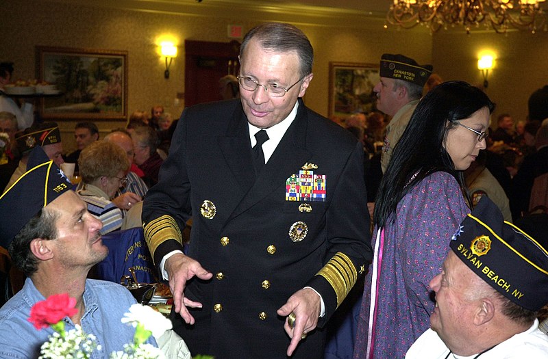 File:US Navy 061104-N-0000P-003 Joint Chiefs of Staff Vice Chairman, Navy Adm. Edmund Giambastiani speaks with attendees of the Oneida Indian Nation veterans recognition ceremony in Verona, N.Y.jpg